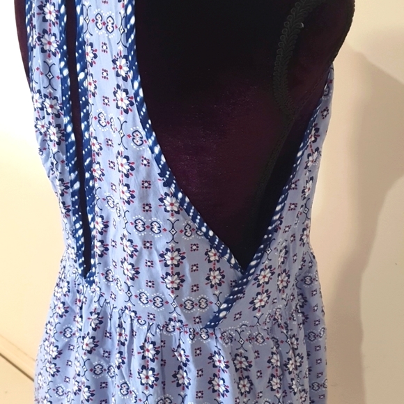 Tigerlily Size 8 Racerback Blue Floral Boho Dress - Picture 6 of 9